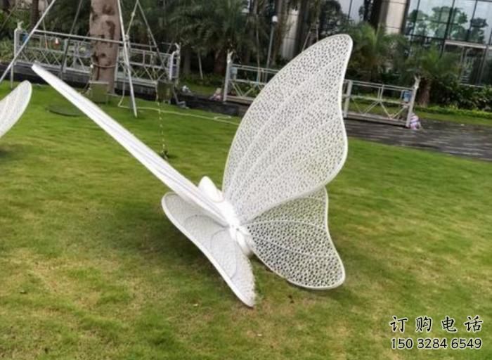 鏤空蝴蝶雕塑廠家 陸地動物裝飾 不銹鋼鏤空動物雕塑