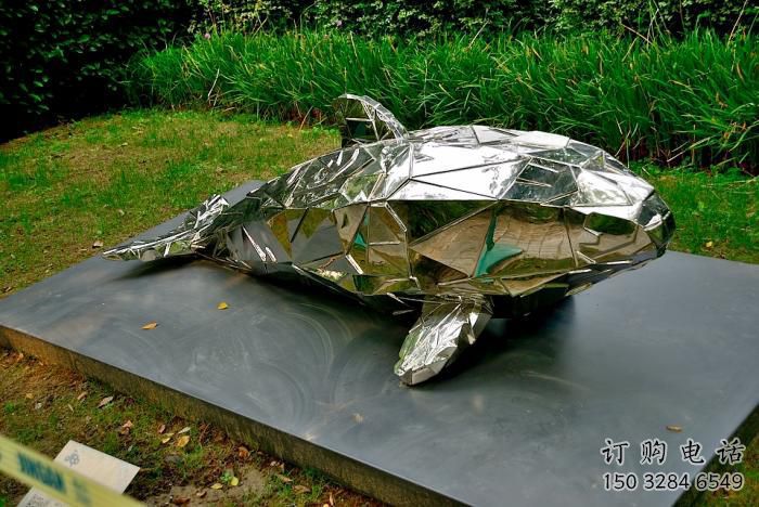 賓館小魚雕塑廠家 歐式仿真小品 村口鏡面小魚雕塑