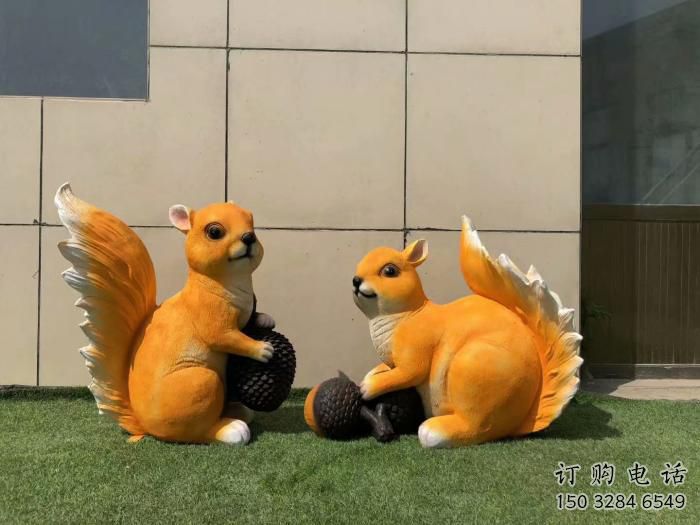 風景區松鼠雕塑廠家 中式戶外擺件 風景區仿真松鼠雕塑