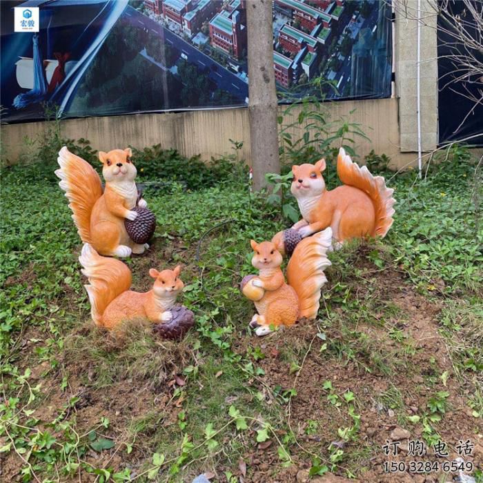 公園松鼠雕塑廠家 中式仿真小品 戶外彩繪松鼠雕塑