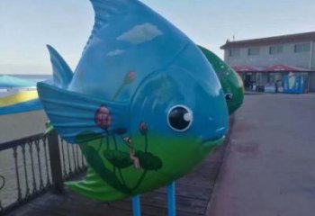 噴漆魚兒雕塑廠家 卡通廣場小品 公園彩繪魚兒雕塑