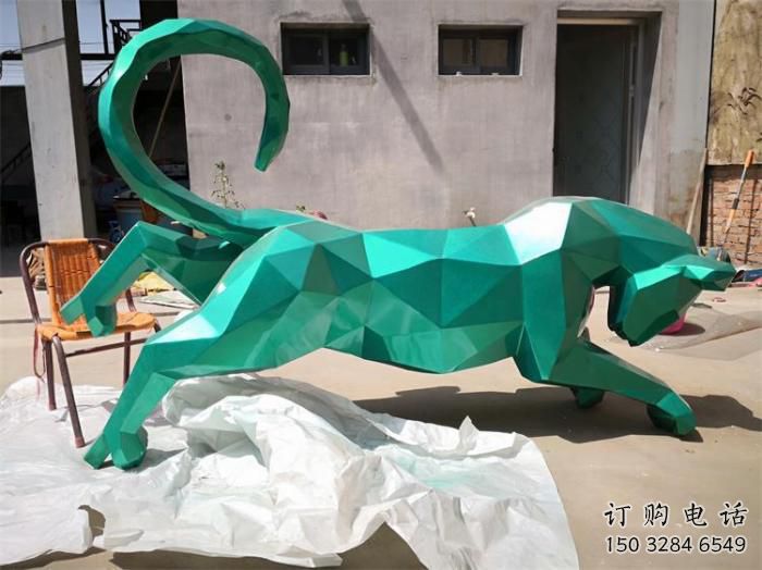 幾何獵豹雕塑廠家 中式室內(nèi)擺件 草地切面獵豹雕塑