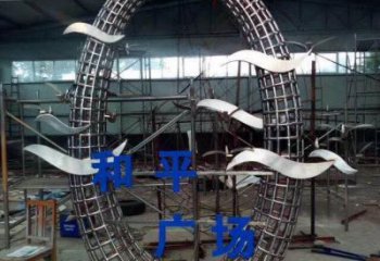 鏤空海燕雕塑廠家 現代抽象擺件 草地切面海燕雕塑