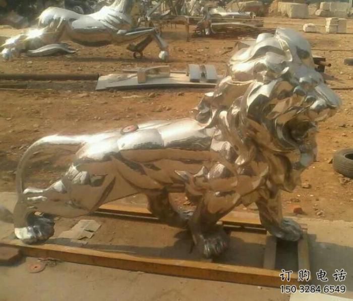 鍛造雄獅雕塑廠家 卡通鏡面擺件 廣場啞光雄獅雕塑