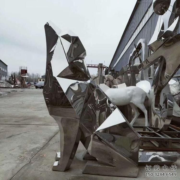 戶外狗雕塑廠家 大型賓館小品 酒店拉絲狗雕塑