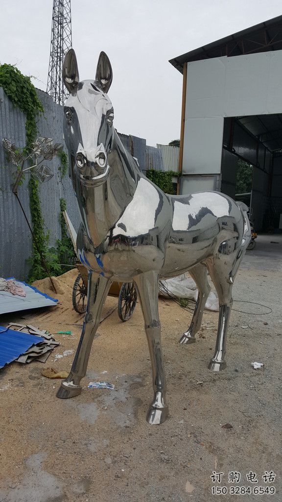 鑄造馬雕塑廠家 創(chuàng)意村口小品 村口鏡面馬雕塑