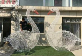 鏤空鵝雕塑廠家 現(xiàn)代抽象擺件 草地切面鵝雕塑