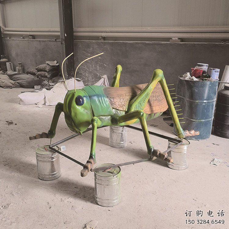 餐飲店螞蚱雕塑廠家 現代創意小品 室內仿真螞蚱雕塑