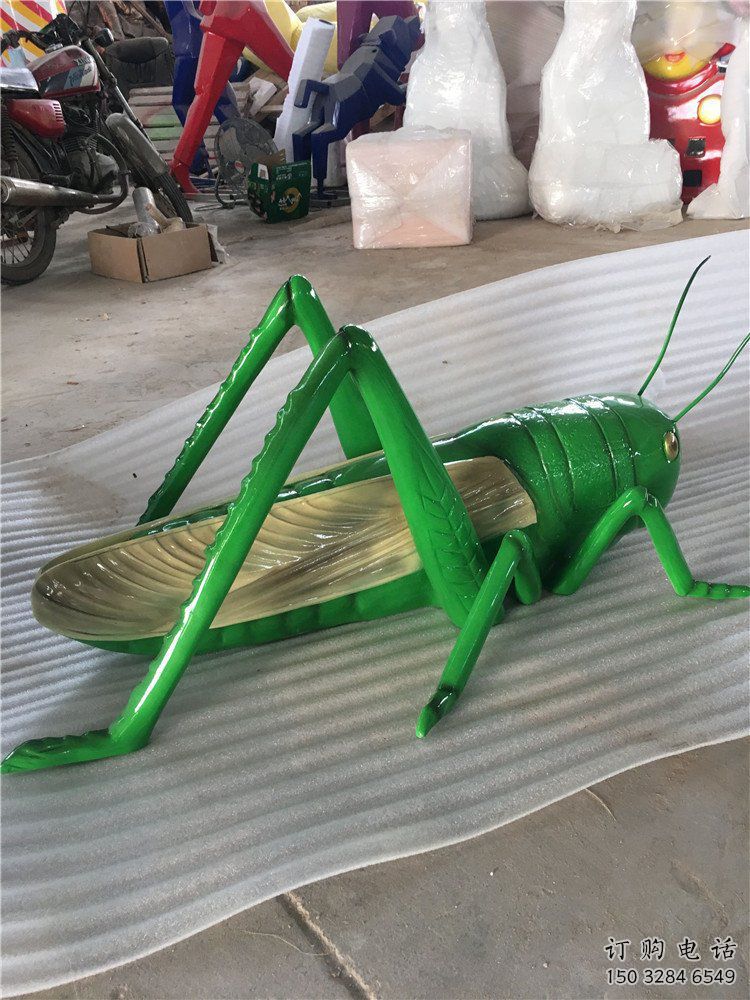 仿真螞蚱雕塑廠家 戶外異形擺件 酒店烤漆螞蚱雕塑