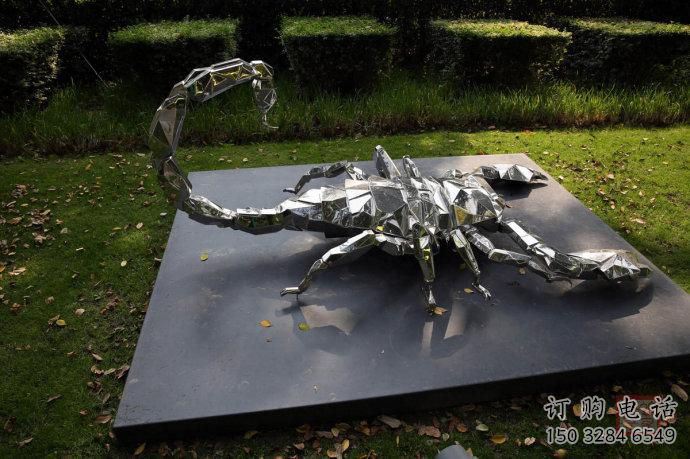 抽象蝎子雕塑廠家 創意戶外擺件 公園噴漆蝎子雕塑