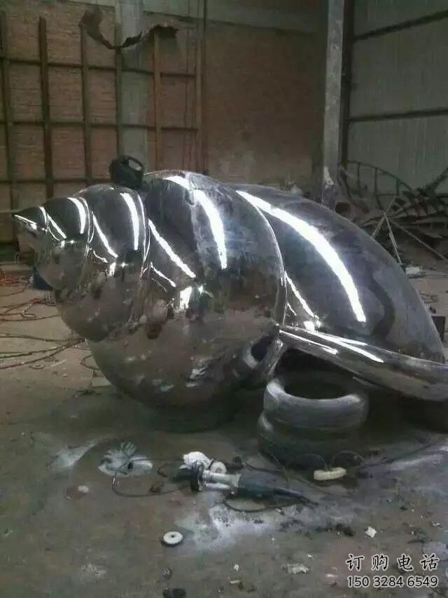 鍛造海螺雕塑廠家 卡通鏡面擺件 廣場仿真海螺雕塑