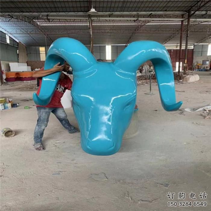 噴漆牛頭雕塑廠家 卡通廣場小品 草地彩繪牛頭雕塑