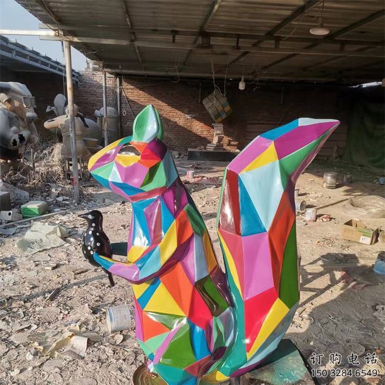 切面松鼠雕塑廠家 現代抽象擺件 商場幾何松鼠雕塑