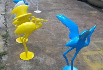 別墅區雀鳥雕塑廠家 卡通噴漆小品 現代戶外雀鳥雕塑