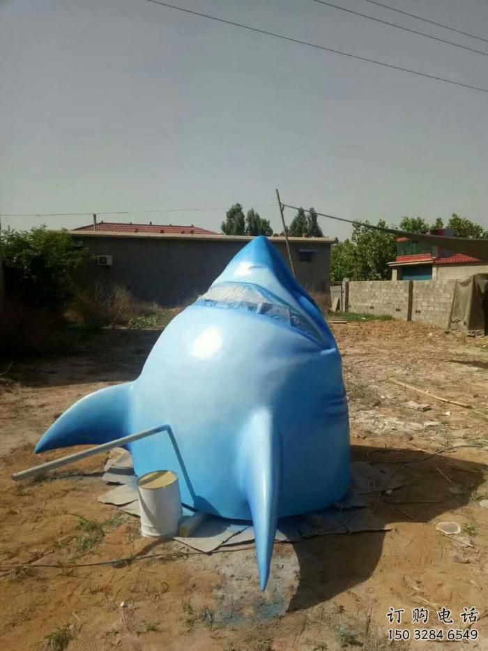 街道魚頭雕塑廠家 創意村口小品 酒店烤漆魚頭雕塑