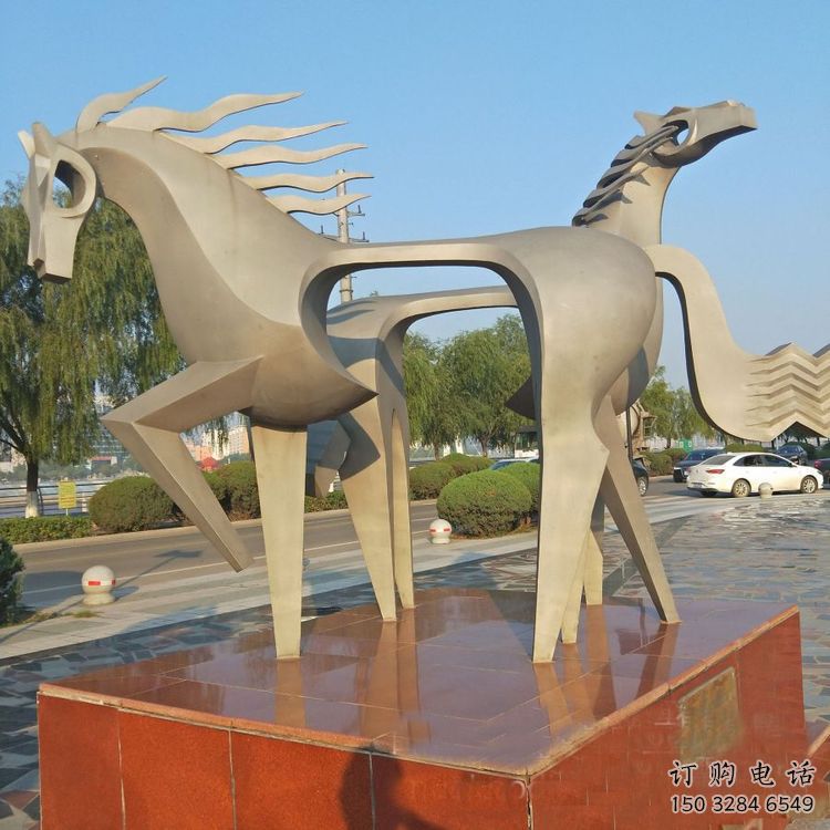 別墅區跑馬雕塑廠家 卡通噴漆小品 戶外鏤空跑馬雕塑