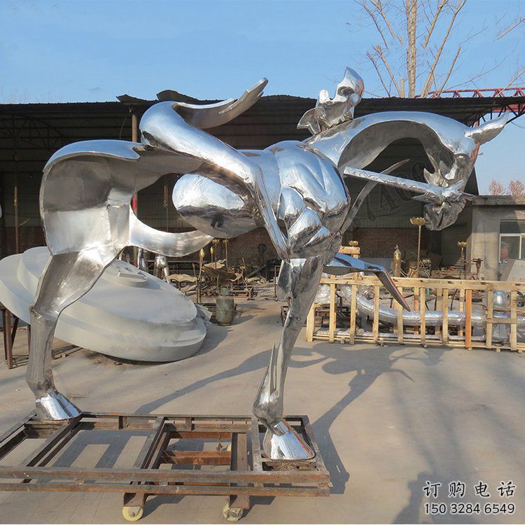 風景區跑馬雕塑廠家 中式鏤空擺件 廣場仿古跑馬雕塑