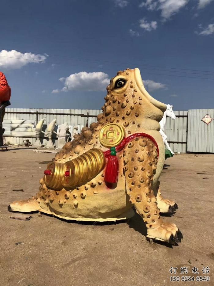 街道金蟾雕塑廠家 創(chuàng)意戶外小品 酒店現(xiàn)代金蟾雕塑