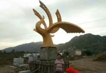 風(fēng)景區(qū)金鳳凰雕塑廠家 中式戶外擺件 幾何仿古金鳳凰雕塑
