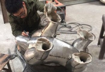 街道大猩猩雕塑廠家 創意抽象小品 酒店拉絲大猩猩雕塑