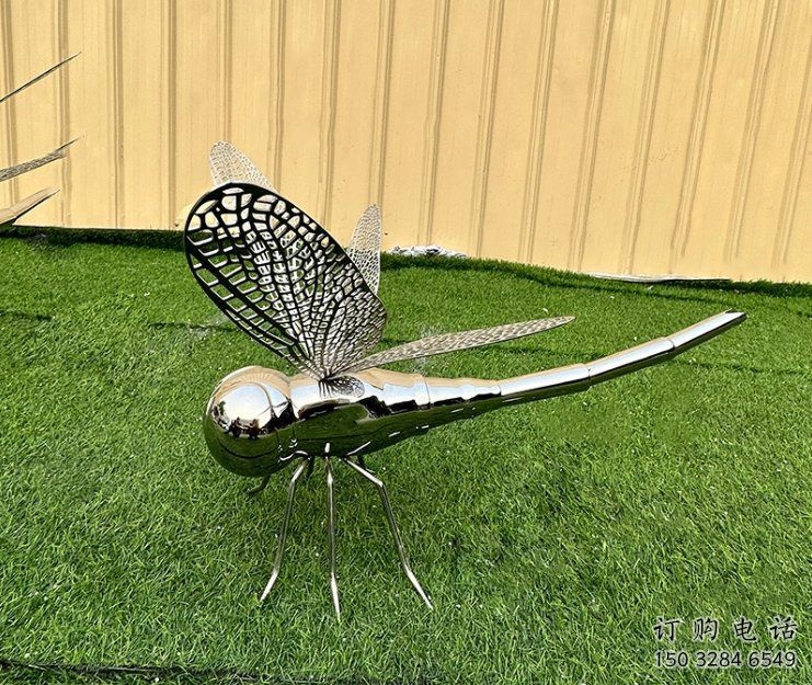商場(chǎng)蜻蜓點(diǎn)水雕塑廠家 中式戶外小品 抽象鏡面蜻蜓點(diǎn)水雕塑