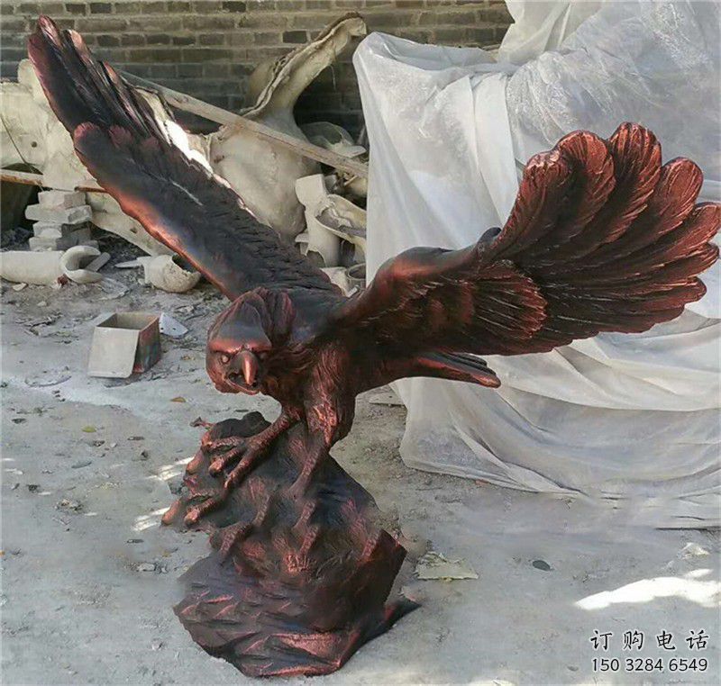 噴漆老鷹雕塑廠家 戶外廣場小品 草地仿真老鷹雕塑