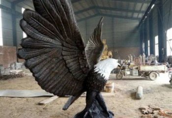 戶外老鷹雕塑廠家 街頭小品 大型拉絲老鷹雕塑