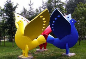 彩繪和平鴿雕塑廠家 卡通噴漆小品 草地切面和平鴿雕塑