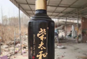 仿真酒瓶雕塑廠家 現(xiàn)代擺件 烤漆不銹鋼酒瓶雕塑