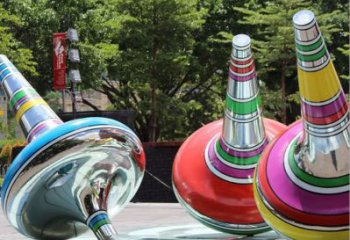 戶外陀螺雕塑廠家 噴漆小品 現代不銹鋼陀螺雕塑