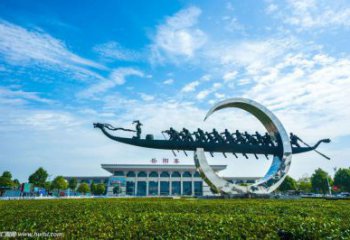 園林龍舟雕塑廠家 鏡面小品 中式不銹鋼龍舟雕塑制作