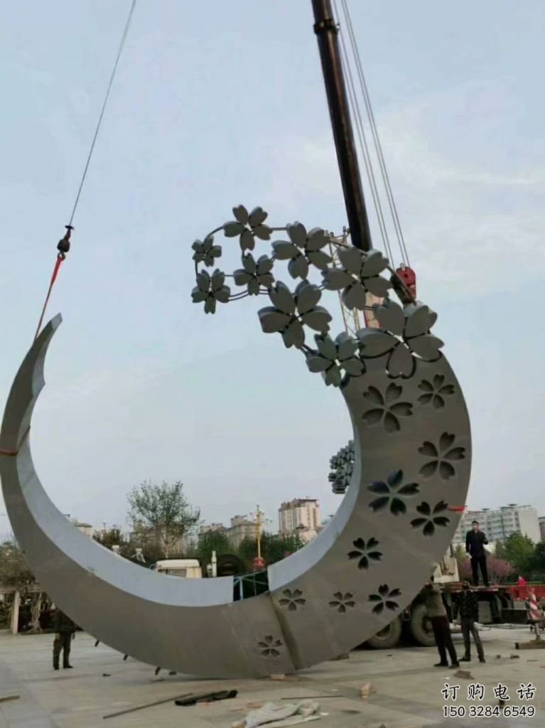 歐式月牙形雕塑廠家 抽象擺件 現代不銹鋼月牙形雕塑生產