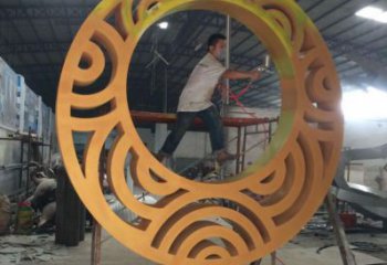 大型商場環形雕塑廠家 鏤空擺件 烤漆不銹鋼環形雕塑生產