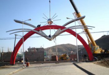 烤漆大門雕塑廠家 現代小品 戶外不銹鋼大門雕塑生產