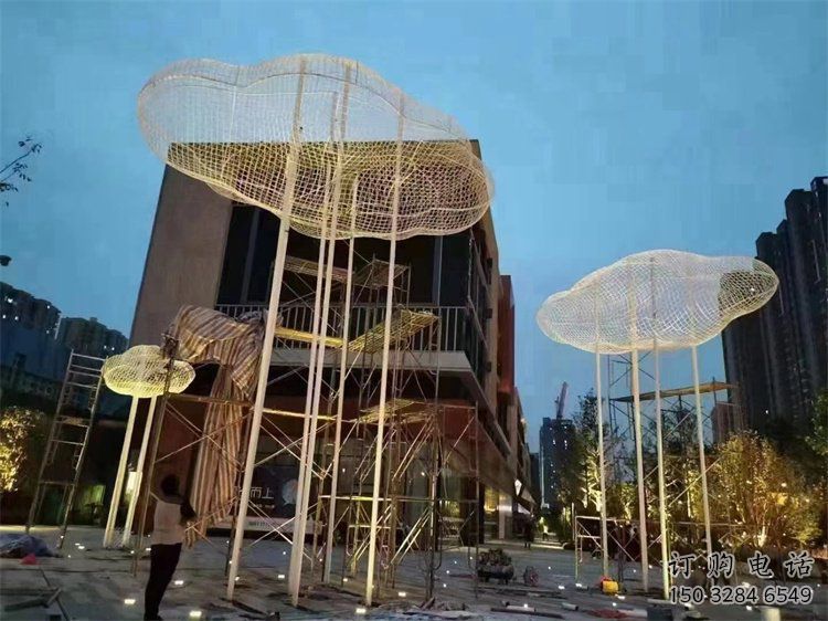 創(chuàng)意云梯雕塑廠家 鏤空小品 公園不銹鋼云梯雕塑生產(chǎn)
