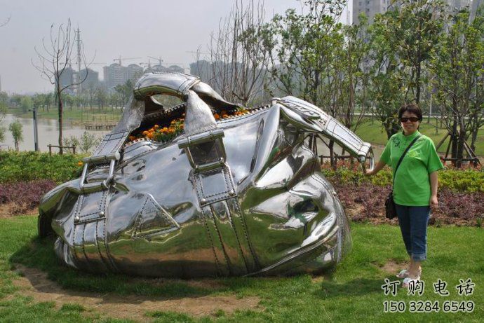 中式手提包雕塑廠家 鏡面小品 現代創意手提包雕塑制作