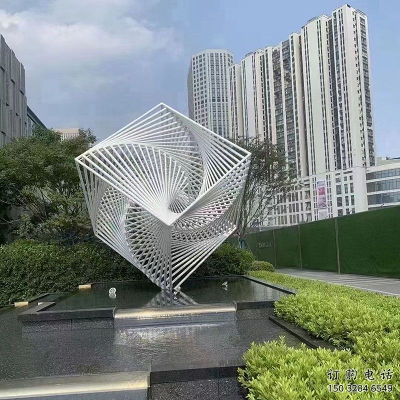 拉絲正方形雕塑廠家 鏤空創(chuàng)意擺件 別墅區(qū)不銹鋼正方形雕塑廠