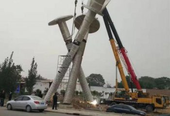 步行街螺釘雕塑廠家 公園小品 大型不銹鋼螺釘雕塑廠