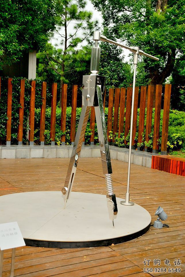 街道圓規雕塑廠家 現代擺件 鏡面不銹鋼圓規雕塑廠