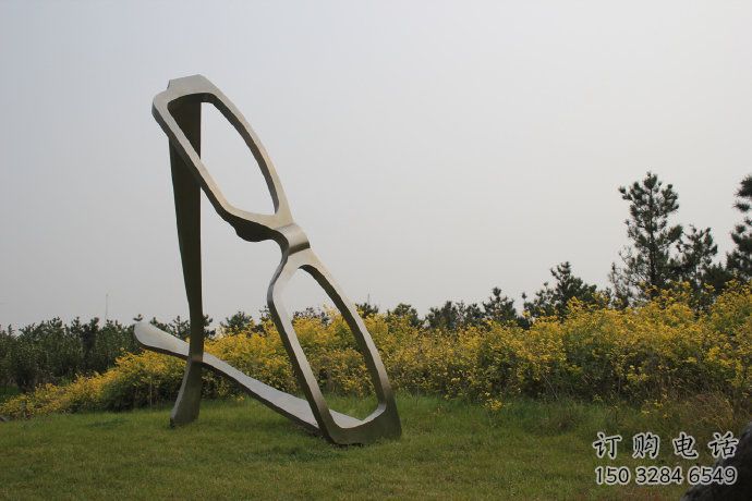 鏤空眼鏡雕塑廠家 園林小品 現(xiàn)代不銹鋼眼鏡雕塑定做