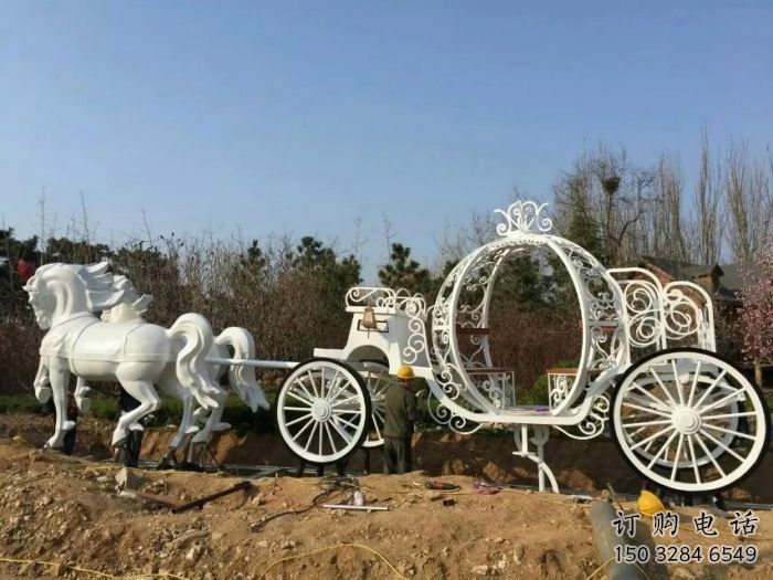 鏤空馬車雕塑廠家 園林小品 住宅小區不銹鋼馬車雕塑廠