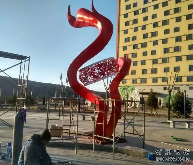 異形鑼鼓雕塑廠家 現(xiàn)代廣場小品 鏤空不銹鋼鑼鼓雕塑制作