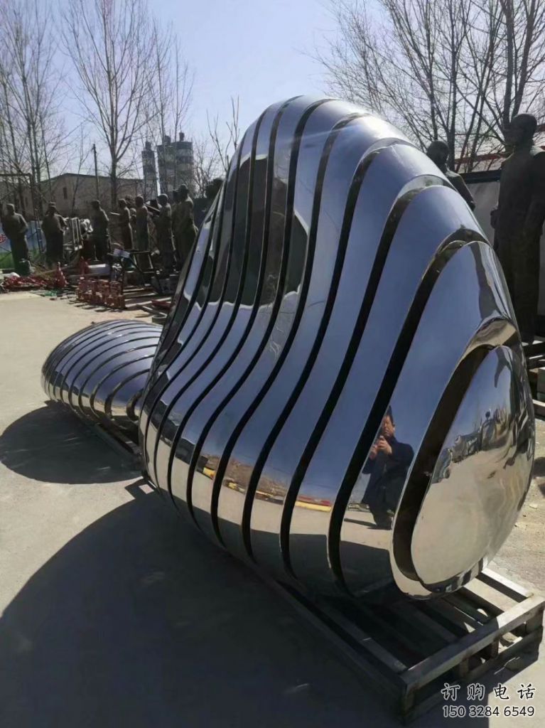 現代休閑椅雕塑廠家 大型別墅區擺件 鏡面不銹鋼休閑椅雕塑廠