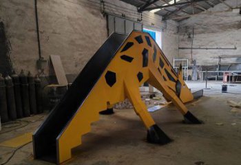 街頭滑梯雕塑廠家 大型別墅區(qū)擺件 戶外不銹鋼滑梯雕塑廠