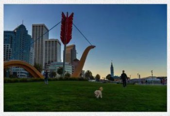 街道劍雕塑廠家 公園現(xiàn)代擺件 烤漆不銹鋼劍雕塑廠