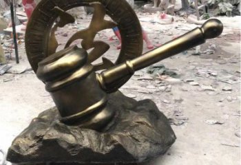 房地產(chǎn)錘子雕塑廠家 街頭擺件 制作不銹鋼錘子雕塑廠