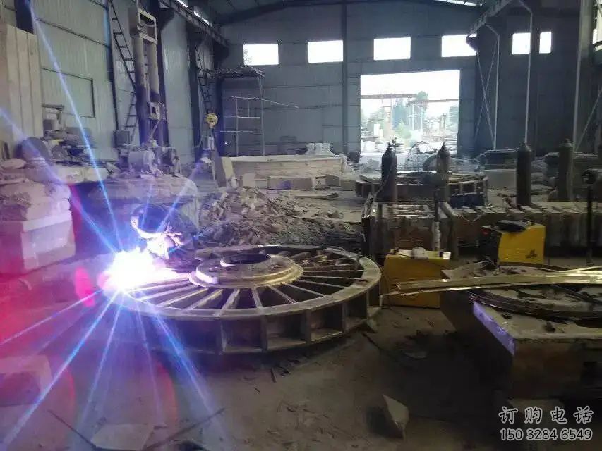 戶外水車雕塑廠家 噴漆仿古小品 公園不銹鋼水車雕塑廠