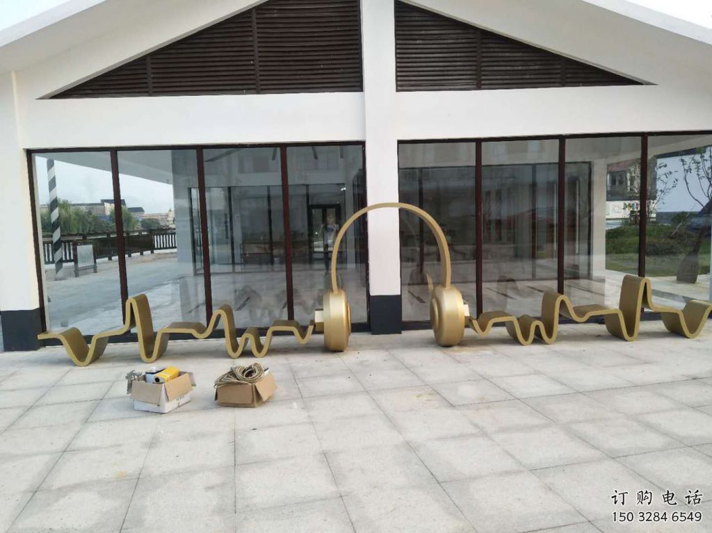 大型商場耳麥雕塑廠家 創(chuàng)意擺件 抽象不銹鋼耳麥雕塑廠