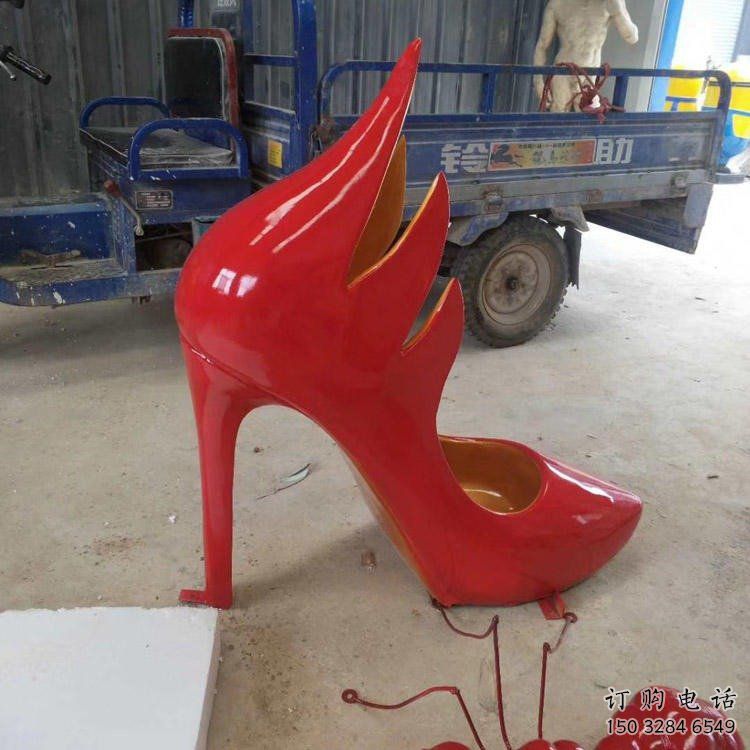 異形高跟鞋雕塑廠家 現代小品 烤漆高跟鞋雕塑價格