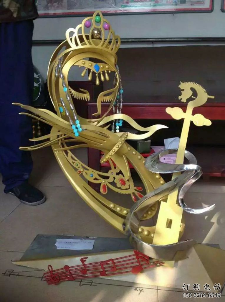 現(xiàn)代皮影雕塑廠家 大型別墅區(qū)擺件 鏤空皮影雕塑廠